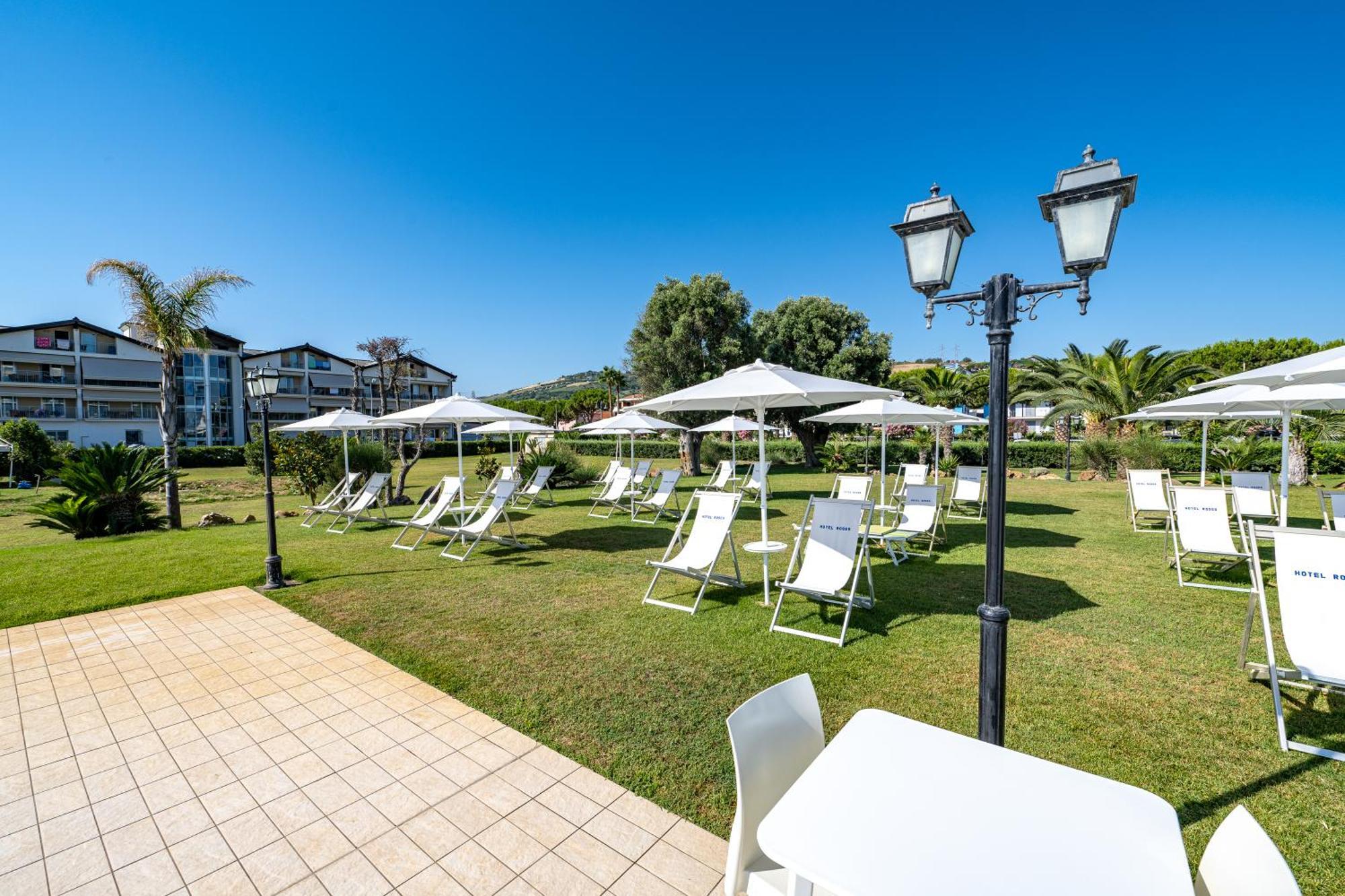 Roses Hotel Roseto Degli Abruzzi Exterior foto