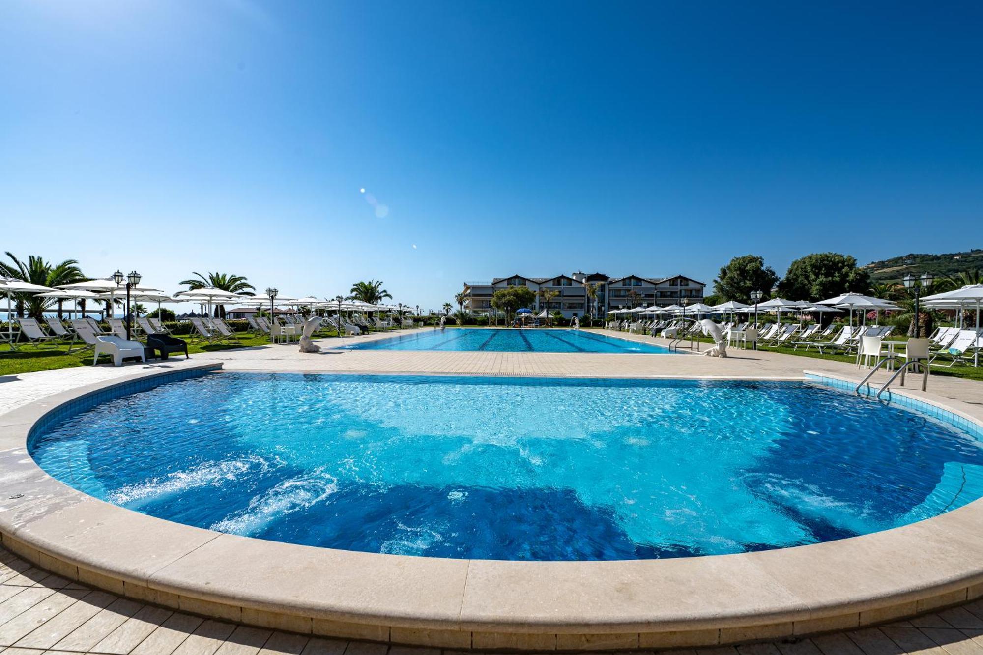 Roses Hotel Roseto Degli Abruzzi Exterior foto